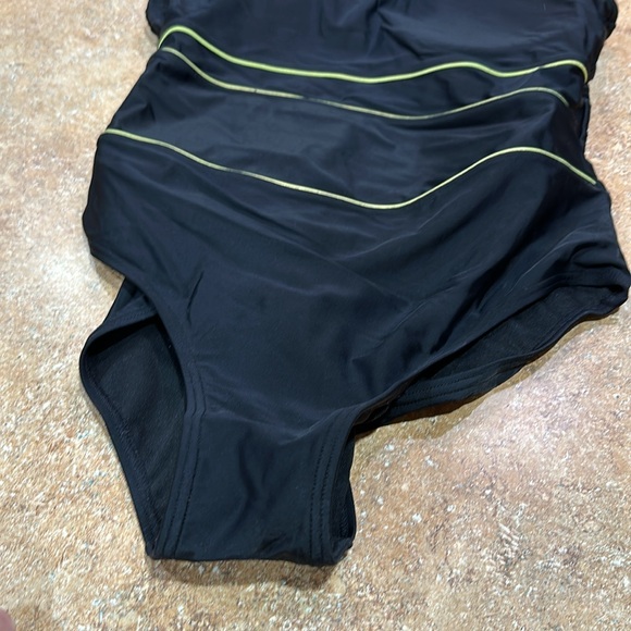 St. John’s Bay Swimsuit - Picture 2 of 7